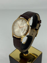 Carica l'immagine nel visualizzatore di Gallery, Omega vintage in oro giallo 18K

