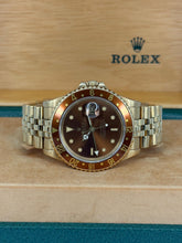 Carica l&#39;immagine nel visualizzatore di Gallery, Rolex GMT-Master II “Eye Of The Tiger” 18K yellow gold ref. 16718 year 1991 full set

