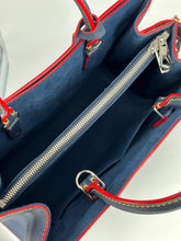 Carica l&#39;immagine nel visualizzatore di Gallery, Borsa Louis Vuitton Twist Tote Epi pelle blu indaco M54980 year 2018 full set
