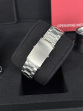 Carica l&#39;immagine nel visualizzatore di Gallery, Omega Speedmaster Professional Moonwatch 31130423001005 year 2020 full set LIKE NEW
