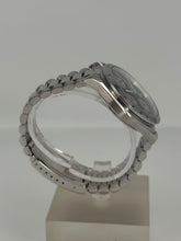 Carica l'immagine nel visualizzatore di Gallery, Omega Speedmaster Date reverse panda dial ref. 3511.05.00
