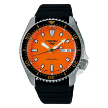 Carica l&#39;immagine nel visualizzatore di Gallery, SEIKO 5 SPORTS SRPL89K1 ARANCIONE IN STILE SKX
