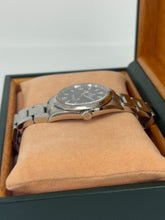 Carica l'immagine nel visualizzatore di Gallery, Rolex Explorer ref. 114270 year 2001 full set
