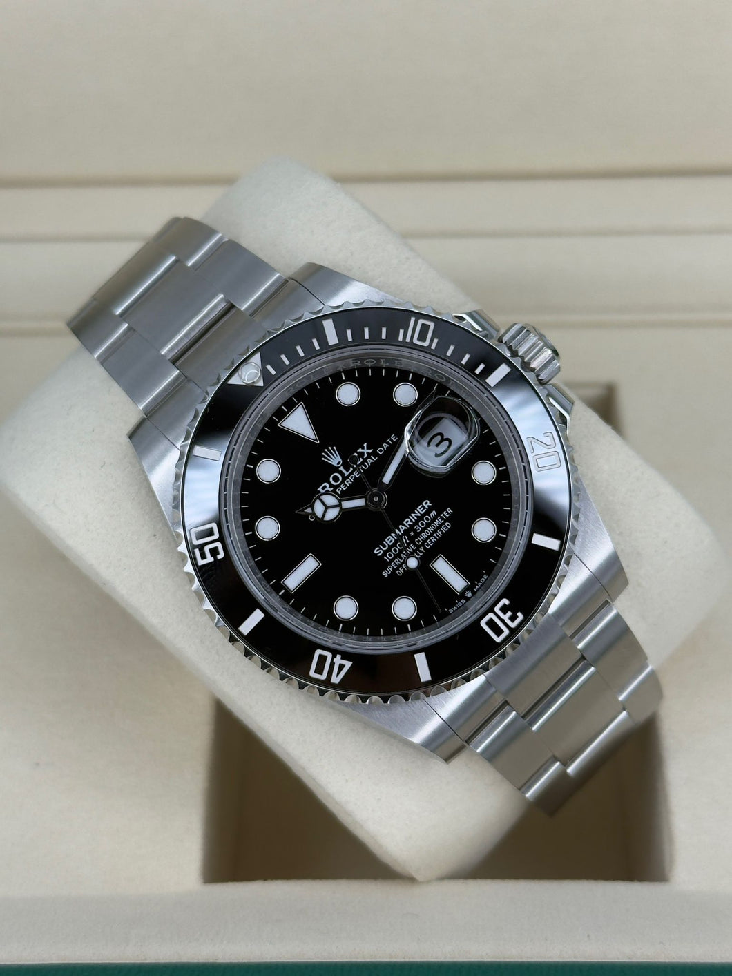 Rolex Submariner Date 126610LN year 2025 full set LIKE NEW