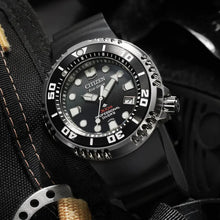 Carica l&#39;immagine nel visualizzatore di Gallery, Citizen Promaster Diver&#39;s Eco Drive 300 mt BN1024-01E
