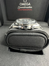 Carica l&#39;immagine nel visualizzatore di Gallery, Omega Speedmaster Professional Moonwatch 310.30.42.50.01.001 FULL SET 2022
