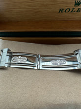 Carica l&#39;immagine nel visualizzatore di Gallery, Rolex Submariner Date 16610 year 1991
