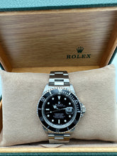 Carica l&#39;immagine nel visualizzatore di Gallery, Rolex Submariner Date 16610 year 1991
