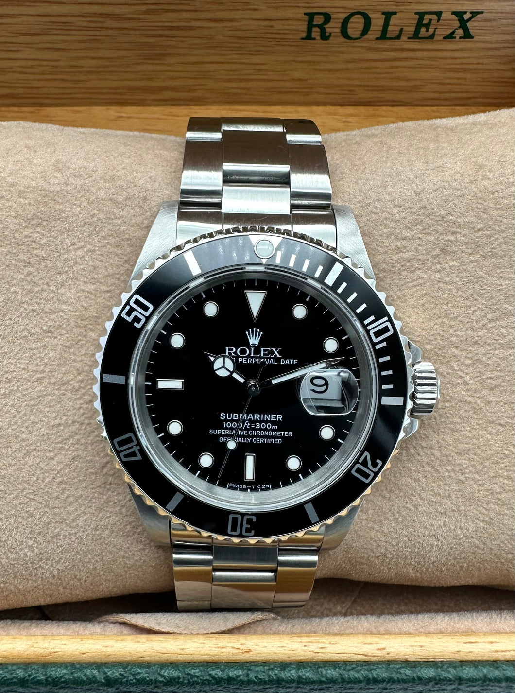 Rolex Submariner Date 16610 year 1991