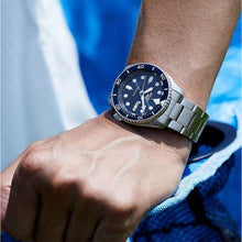 Carica l&#39;immagine nel visualizzatore di Gallery, SEIKO 5 Sports automatico blu SRPD51K1
