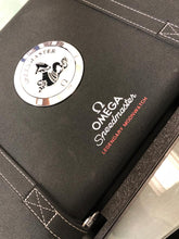 Carica l&#39;immagine nel visualizzatore di Gallery, Omega Speedmaster Professional Moonwatch 31130423001005 YEAR 2020 full set LIKE NEW
